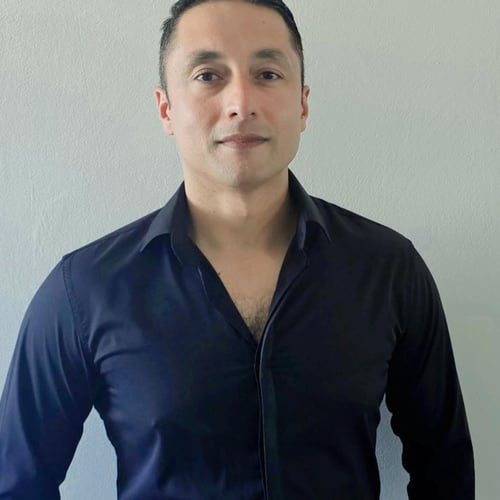 Muslim Agent Near Me - Masoud Habibi